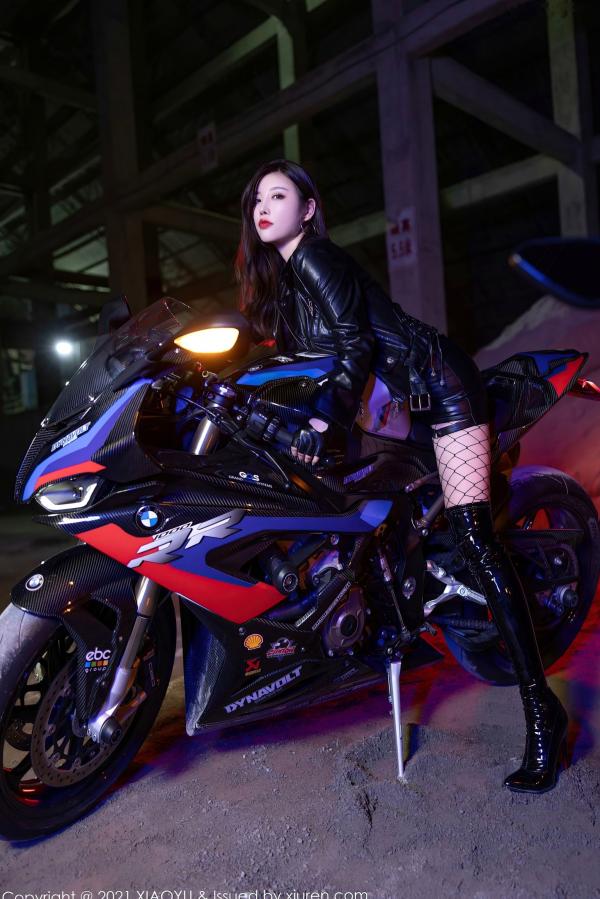    XiaoYu语画界-638-杨晨晨Sugar：夜幕下机车女郎写真，黑色皮衣皮裤搭配诱惑渔网袜与高跟长靴，极致演绎飒爽与性感。第33张图片
