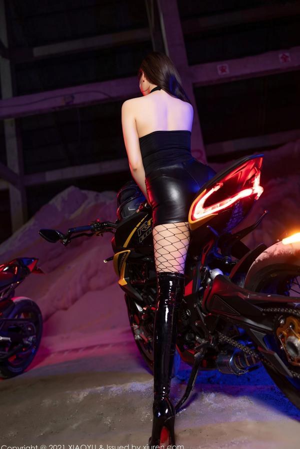    XiaoYu语画界-638-杨晨晨Sugar：夜幕下机车女郎写真，黑色皮衣皮裤搭配诱惑渔网袜与高跟长靴，极致演绎飒爽与性感。第40张图片