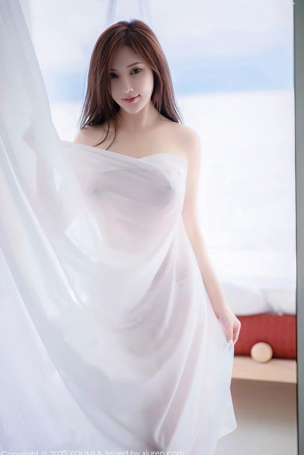    YouMi尤蜜荟-853-奶瓶土肥圆-大理旅拍白色百褶裙：纯欲风写真展现极致诱惑与迷人曲线第73张图片