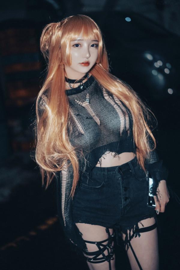    韩国美女孙乐乐Son-YeEun死亡笔记弥海砂Cosplay，暗黑车内私房大尺度写真，夜拍街头哥特诱惑，无圣光性感演绎第3张图片