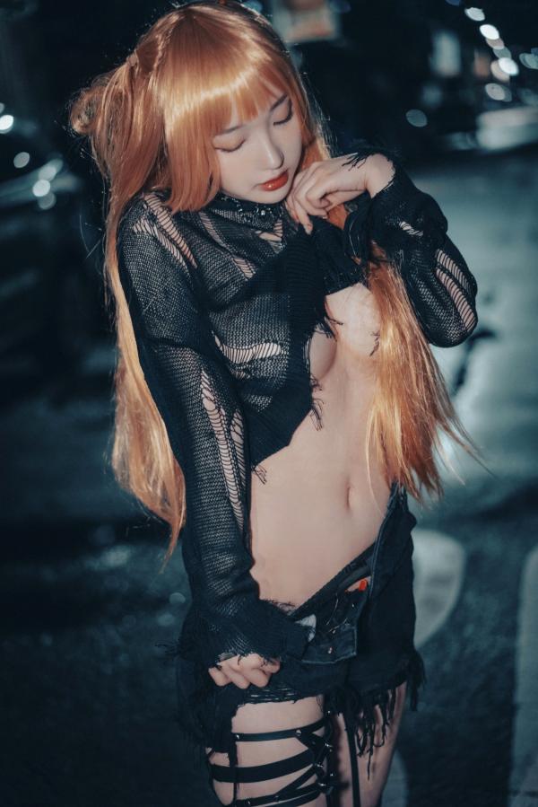    韩国美女孙乐乐Son-YeEun死亡笔记弥海砂Cosplay，暗黑车内私房大尺度写真，夜拍街头哥特诱惑，无圣光性感演绎第15张图片