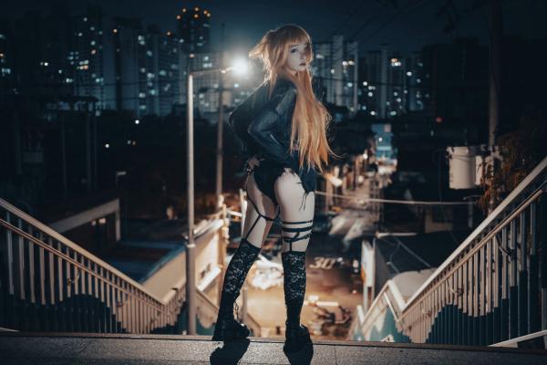    韩国美女孙乐乐Son-YeEun死亡笔记弥海砂Cosplay，暗黑车内私房大尺度写真，夜拍街头哥特诱惑，无圣光性感演绎第30张图片