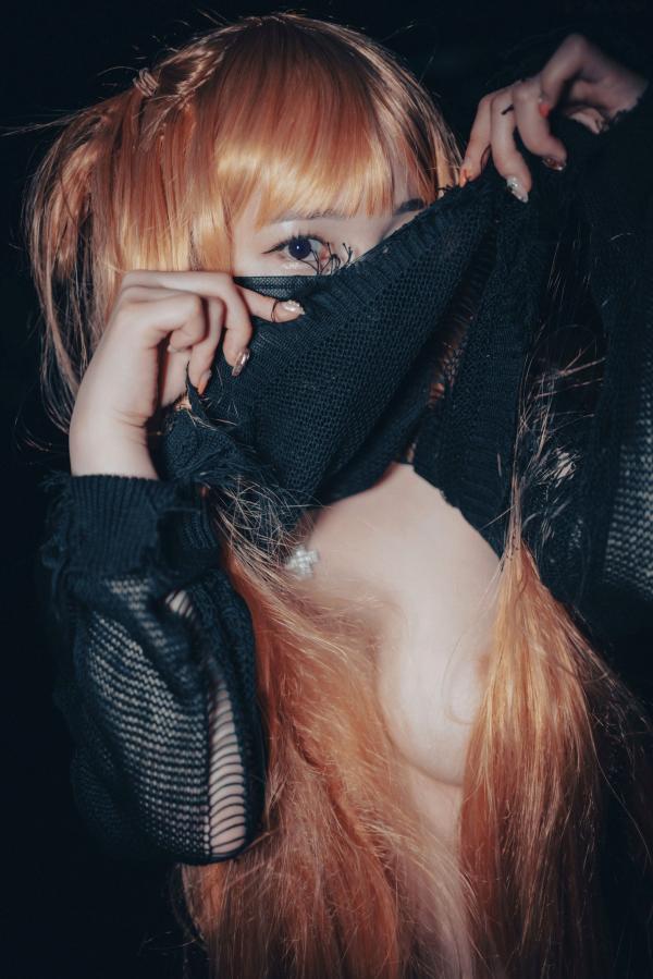    韩国美女孙乐乐Son-YeEun死亡笔记弥海砂Cosplay，暗黑车内私房大尺度写真，夜拍街头哥特诱惑，无圣光性感演绎第43张图片