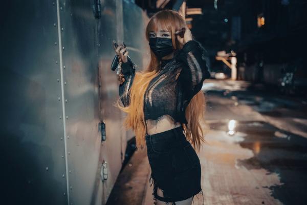    韩国美女孙乐乐Son-YeEun死亡笔记弥海砂Cosplay，暗黑车内私房大尺度写真，夜拍街头哥特诱惑，无圣光性感演绎第52张图片