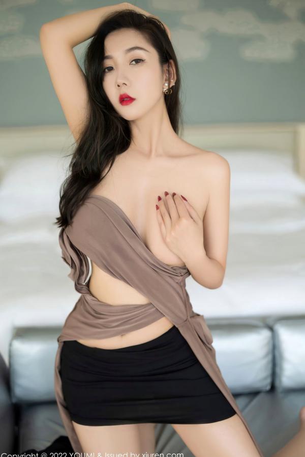    尤蜜荟 艾静香 三亚高端酒店私房 咖啡色露肩装短裙黑丝诱惑性感写真第44张图片