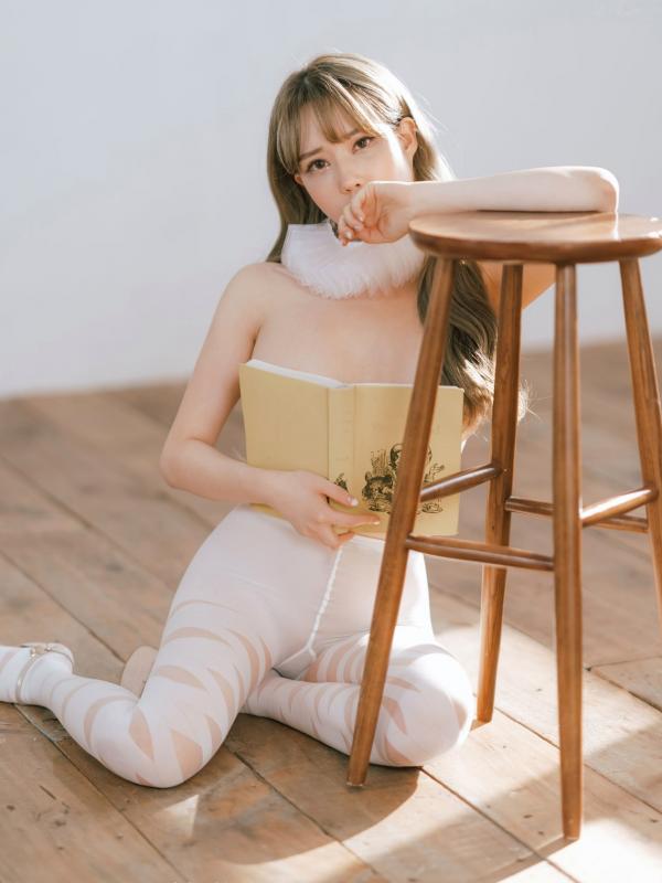    韩国美女银河Eunha私房艺术写真，清新丝袜性感大尺度诱惑，感伤情调唯美赏析 (Bimilstory Vol.05)第18张图片