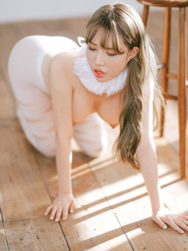    韩国美女银河Eunha私房艺术写真，清新丝袜性感大尺度诱惑，感伤情调唯美赏析 (Bimilstory Vol.05)第19张图片