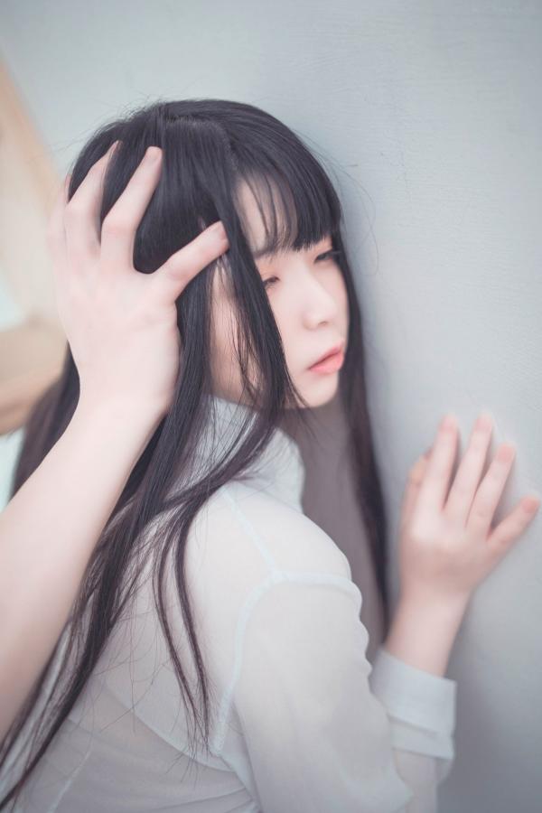    落落Raku-May-Weekday 制服诱惑办公OL穿搭，性感吊带丝袜私房写真，魅惑眼神诱人美腿系列第41张图片