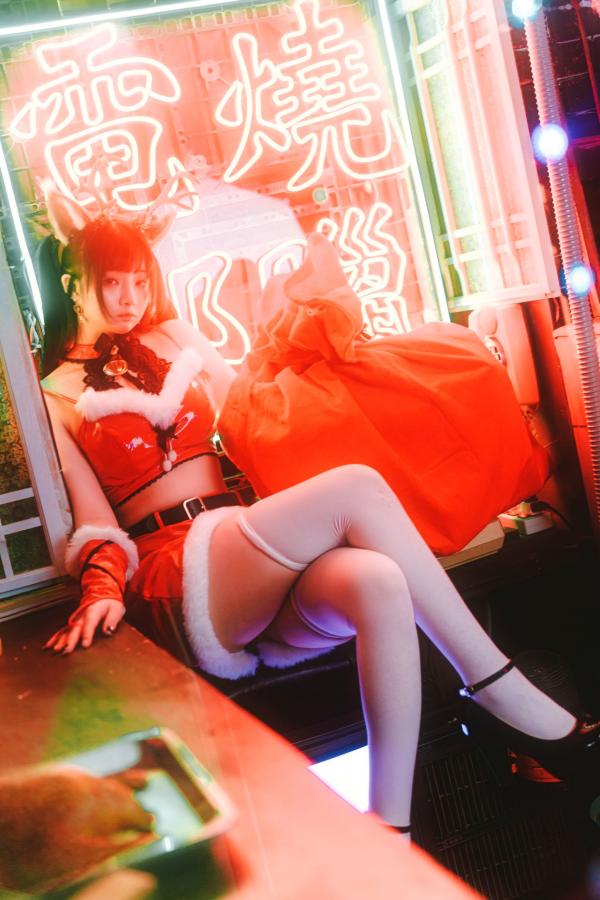    落落Raku-Dear-Deer-2022.12月订阅，赛博朋克科技感，圣诞小鹿COS，大胆火辣私房写真第52张图片