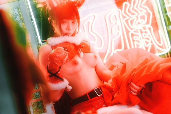    落落Raku-Dear-Deer-2022.12月订阅，赛博朋克科技感，圣诞小鹿COS，大胆火辣私房写真第58张图片