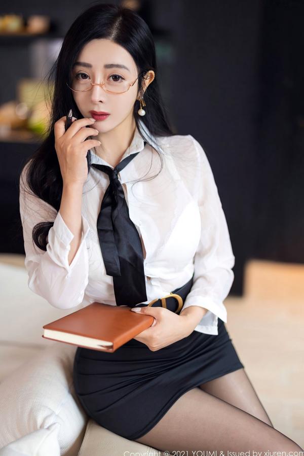    YouMi尤蜜荟-723-允爾：职场OL制服诱惑，黑丝包臀高跟尽显迷人曲线，成都旅拍私房大尺度写真，演绎性感职业装第23张图片