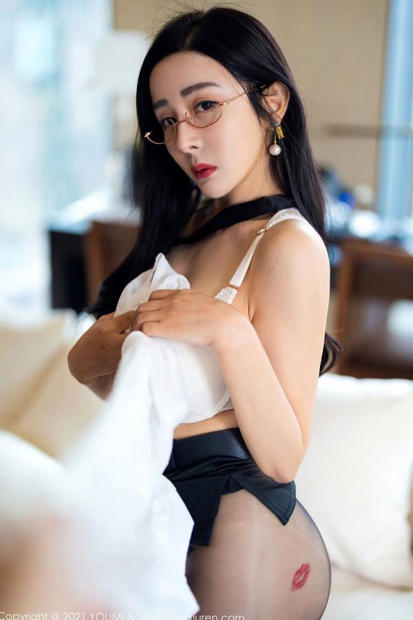    YouMi尤蜜荟-723-允爾：职场OL制服诱惑，黑丝包臀高跟尽显迷人曲线，成都旅拍私房大尺度写真，演绎性感职业装第57张图片