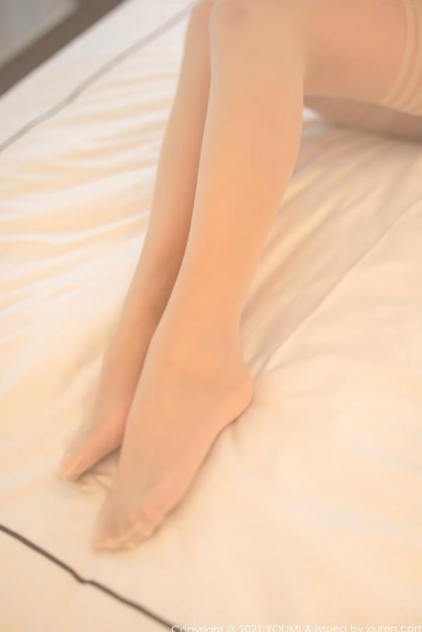    YouMi尤蜜荟-719-Emily尹菲-澳门旅拍，深紫色薄纱性感内衣私房，曼妙身姿尽显诱惑魅力，高端大片高清无圣光分享第16张图片