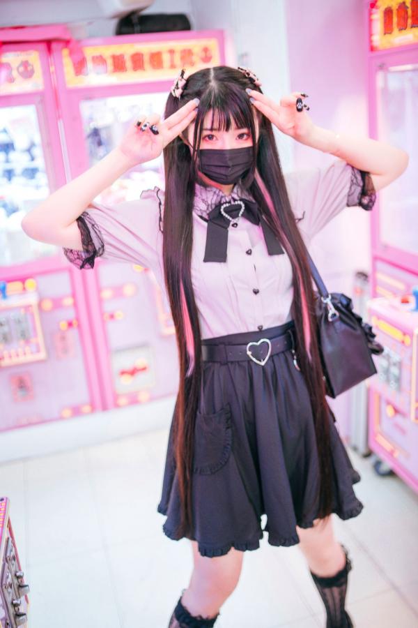    落落Raku-神待ち少女-私房写真-双马尾洛丽塔风格-清纯萝莉诱惑-Night-LiLy-2022年10月订阅第2张图片