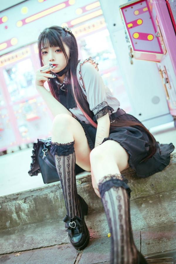    落落Raku-神待ち少女-私房写真-双马尾洛丽塔风格-清纯萝莉诱惑-Night-LiLy-2022年10月订阅第9张图片