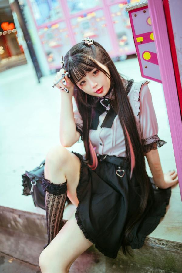    落落Raku-神待ち少女-私房写真-双马尾洛丽塔风格-清纯萝莉诱惑-Night-LiLy-2022年10月订阅第10张图片