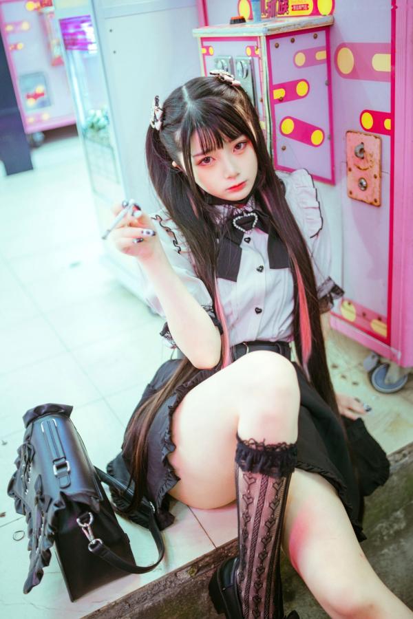    落落Raku-神待ち少女-私房写真-双马尾洛丽塔风格-清纯萝莉诱惑-Night-LiLy-2022年10月订阅第11张图片