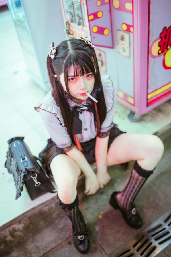   落落Raku-神待ち少女-私房写真-双马尾洛丽塔风格-清纯萝莉诱惑-Night-LiLy-2022年10月订阅第12张图片