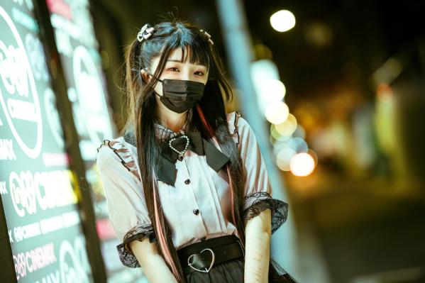    落落Raku-神待ち少女-私房写真-双马尾洛丽塔风格-清纯萝莉诱惑-Night-LiLy-2022年10月订阅第17张图片