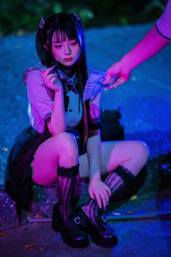    落落Raku-神待ち少女-私房写真-双马尾洛丽塔风格-清纯萝莉诱惑-Night-LiLy-2022年10月订阅第27张图片