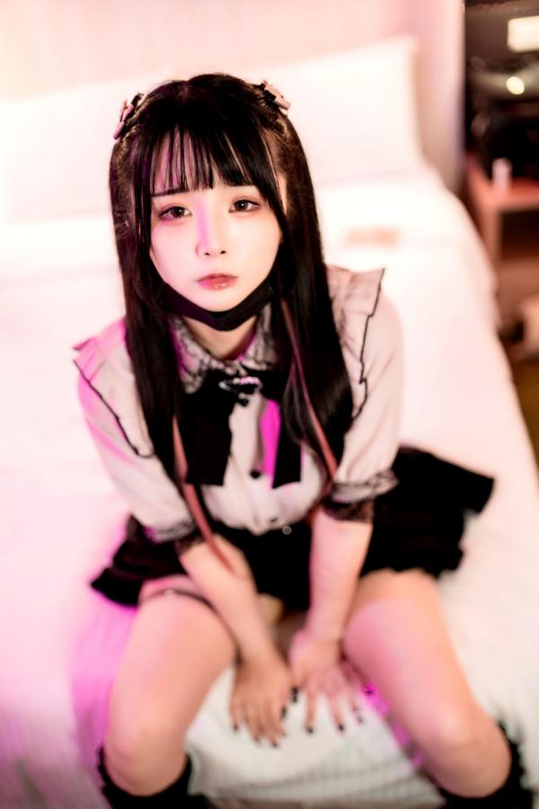    落落Raku-神待ち少女-私房写真-双马尾洛丽塔风格-清纯萝莉诱惑-Night-LiLy-2022年10月订阅第32张图片