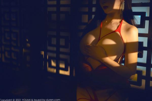    YouMi尤蜜荟-允爾-暖色调浴室私房写真，红色性感丁字裤情趣内衣，极致诱惑女神视觉盛宴第58张图片