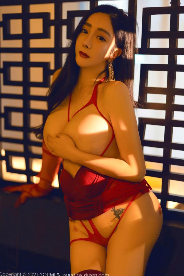    YouMi尤蜜荟-允爾-暖色调浴室私房写真，红色性感丁字裤情趣内衣，极致诱惑女神视觉盛宴第59张图片