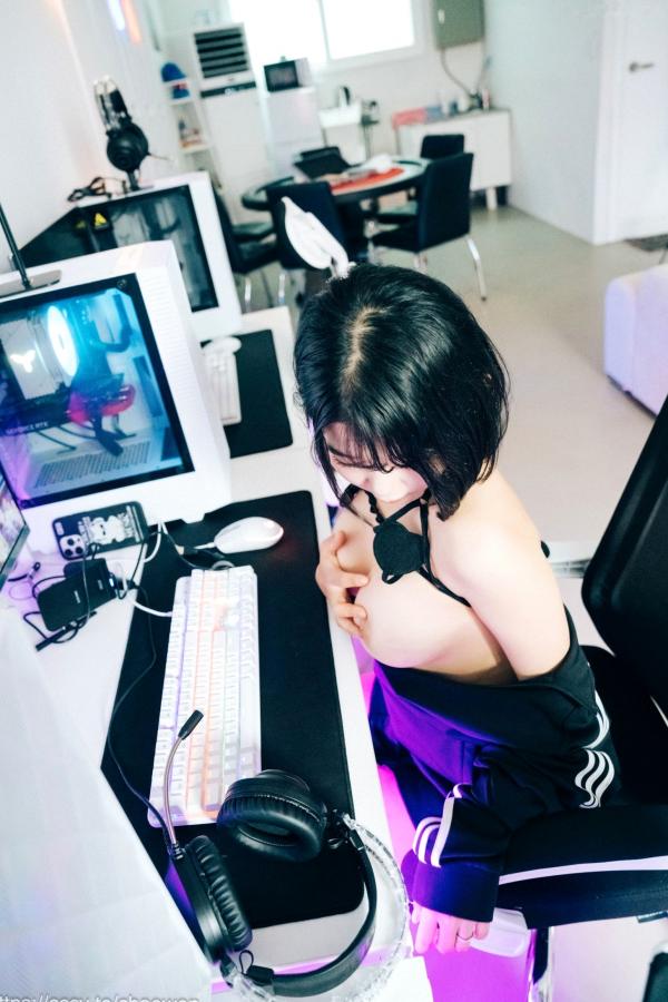    韩国美女琪雅Zia电玩少女写真 电竞赛博风格居家私房诱惑 大尺度游戏室极品女神套图第12张图片