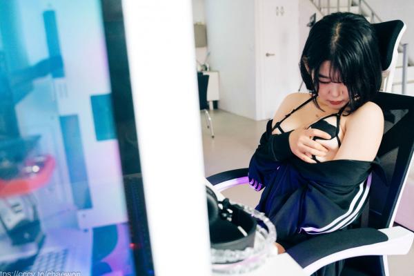    韩国美女Zia电玩少女主题写真：黑白运动外套内搭性感内衣，电玩房诱惑私房掠影第46张图片