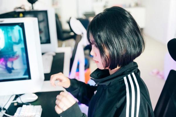   韩国美女Zia电玩少女主题写真：黑白运动外套内搭性感内衣，电玩房诱惑私房掠影第48张图片