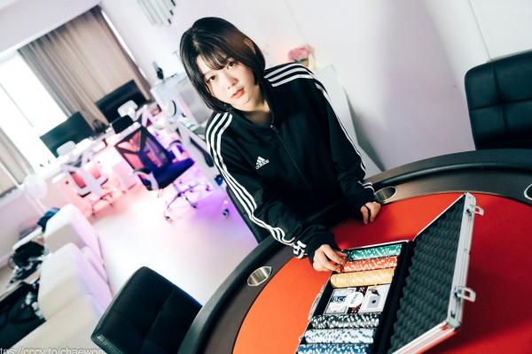    韩国美女Zia电玩少女主题写真：黑白运动外套内搭性感内衣，电玩房诱惑私房掠影第52张图片
