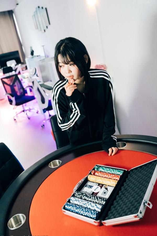    韩国美女Zia电玩少女主题写真：黑白运动外套内搭性感内衣，电玩房诱惑私房掠影第53张图片