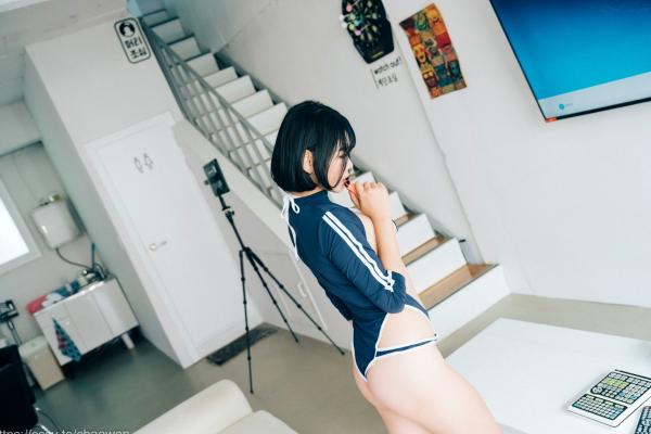    韩国美女Zia电玩少女主题写真：黑白运动外套内搭性感内衣，电玩房诱惑私房掠影第99张图片