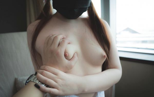    韩国美女希洁Heejae酒店私房大尺度写真，机场窗边禁忌诱惑，极品骨感身材性感出镜第30张图片