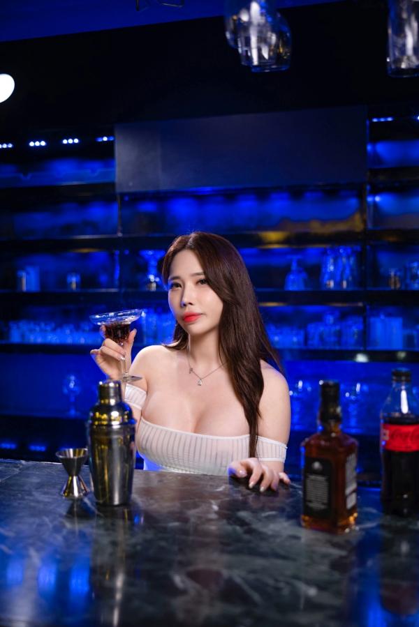    韩国美女-Bunny-Hani-하니-酒吧暧昧诱惑-大尺度透视装写真-第1辑第7张图片