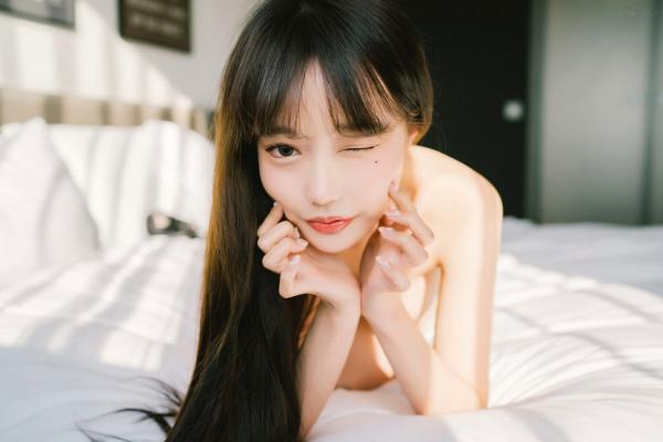    韩国美女Jucy精致蕾丝内衣私房写真，童颜巨乳尽显极致诱惑，唯美居家氛围，无圣光大尺度艺术赏析第35张图片