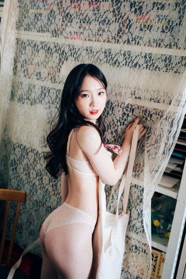    韩国美女-Pureding-퓨딩-Assistant-Loozy室内私房写真，性感连体衣与精致内衣诱惑，展现甜美傲人曲线第50张图片