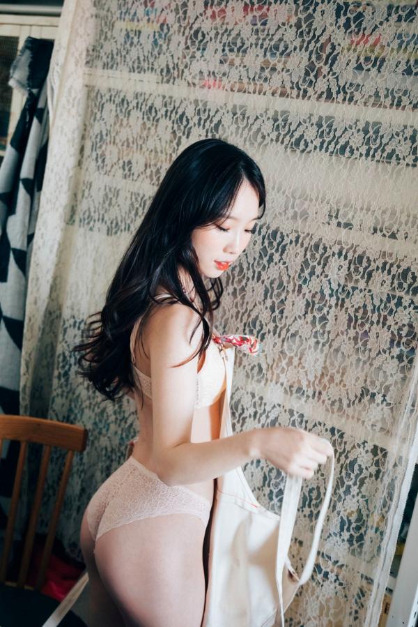    韩国美女-Pureding-퓨딩-Assistant-Loozy室内私房写真，性感连体衣与精致内衣诱惑，展现甜美傲人曲线第51张图片