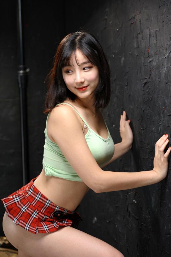    韩国素人美女模特私房大尺度格纹短裙美臀写真精选 - 原生态私密人体摄影第333张图片