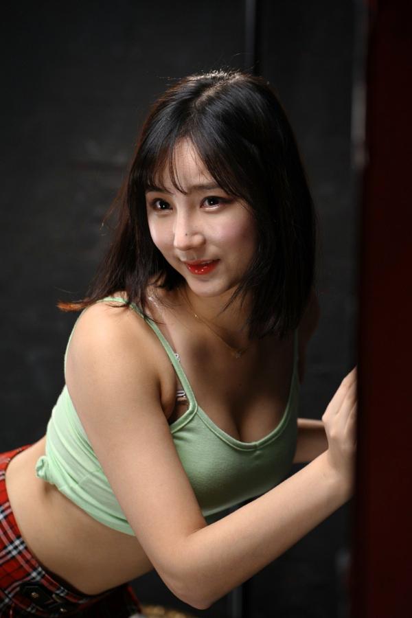    韩国素人美女模特私房大尺度格纹短裙美臀写真精选 - 原生态私密人体摄影第337张图片