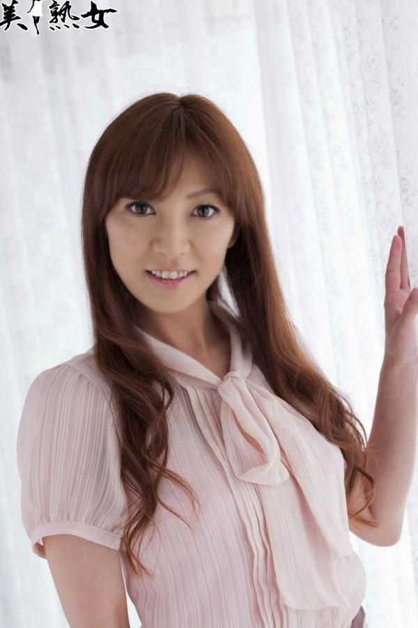    瞳理欧（瞳リョウ）优雅熟女写真，清雅知性气质风格，展现成熟女性迷人魅力大片第1张图片