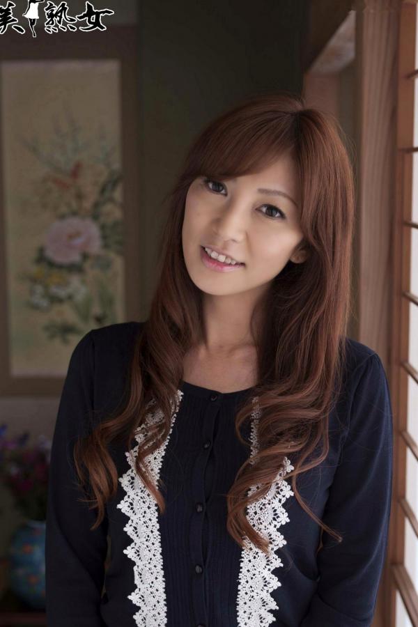    瞳理欧（瞳リョウ）优雅熟女写真，清雅知性气质风格，展现成熟女性迷人魅力大片第38张图片