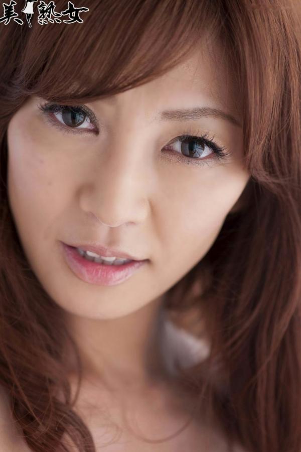    瞳理欧（瞳リョウ）优雅熟女写真，清雅知性气质风格，展现成熟女性迷人魅力大片第49张图片