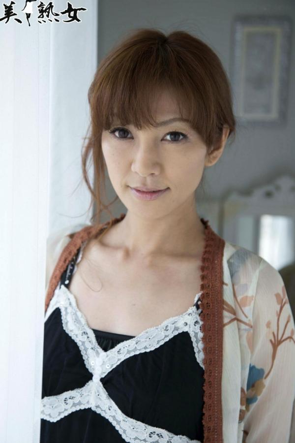    瞳理欧（瞳リョウ）优雅熟女写真，清雅知性气质风格，展现成熟女性迷人魅力大片第74张图片