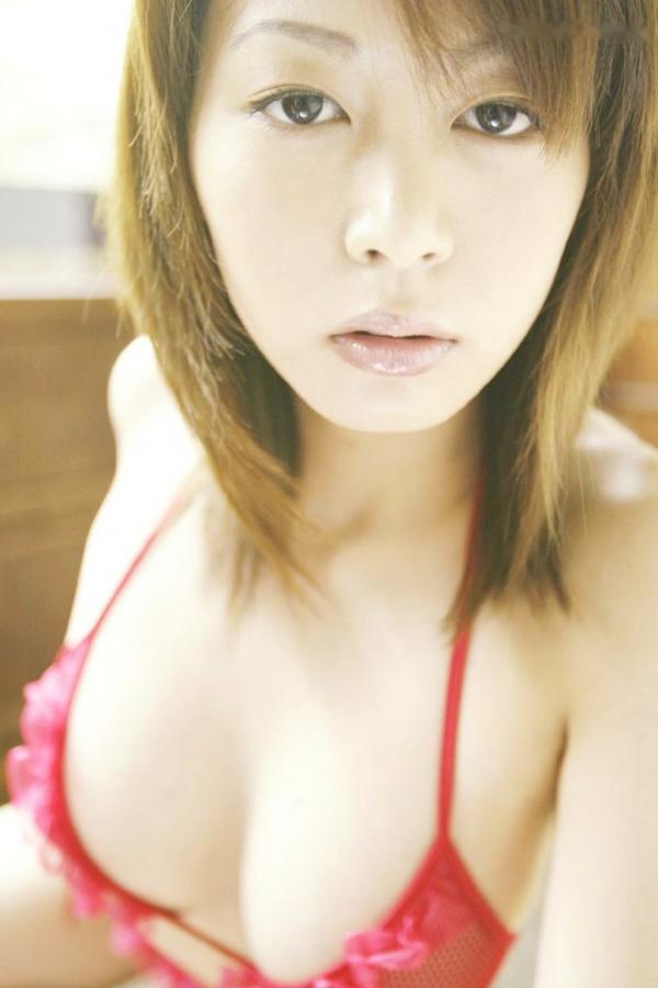    X-City_ Hada Kiss Vol05 穂花(Honoka)写真集：清新户外与优雅内衣私房性感特辑第15张图片
