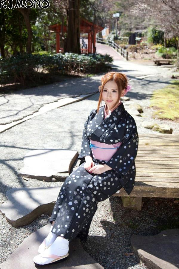    佐山爱 Ai Sayama 写真集：古典和服与海滩清新双重诱惑，气质女神优雅迷人 [57P]第9张图片