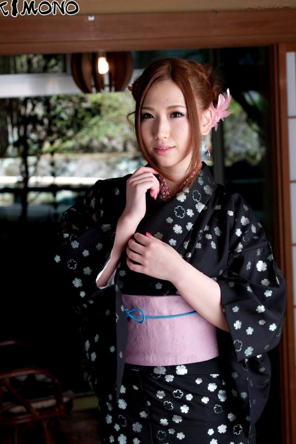    佐山爱 Ai Sayama 写真集：古典和服与海滩清新双重诱惑，气质女神优雅迷人 [57P]第18张图片