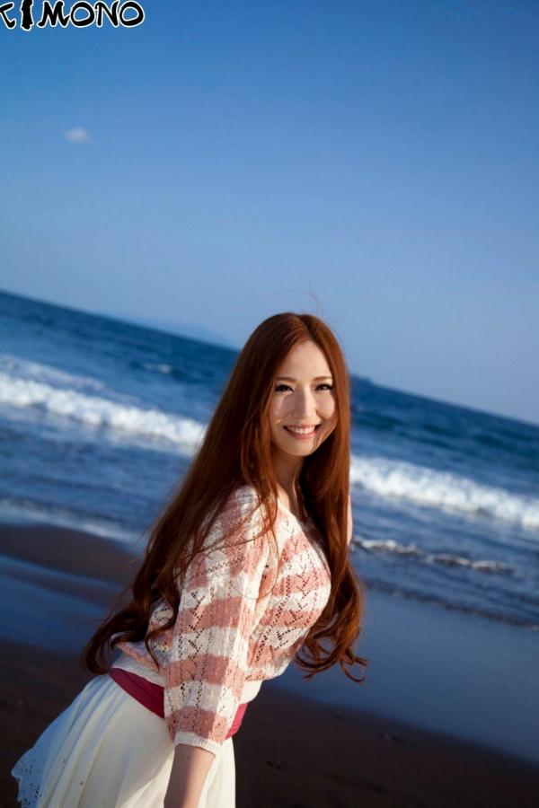    佐山爱 Ai Sayama 写真集：古典和服与海滩清新双重诱惑，气质女神优雅迷人 [57P]第30张图片