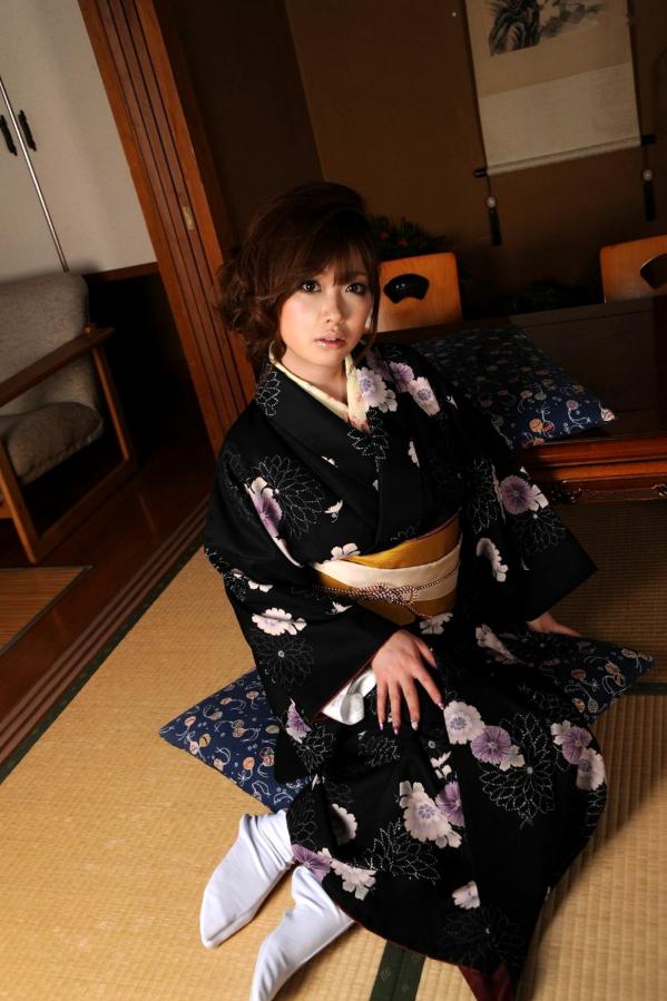    X-City写真集：浜崎りお（Rio Hamazaki）演绎古典黑底和服诱惑，极致优雅的日式私房风情写真第36张图片