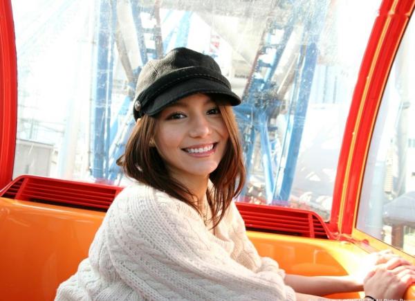   柚木蒂娜 Tina Yuzuki 甜蜜居家与户外游玩私房写真集第28张图片